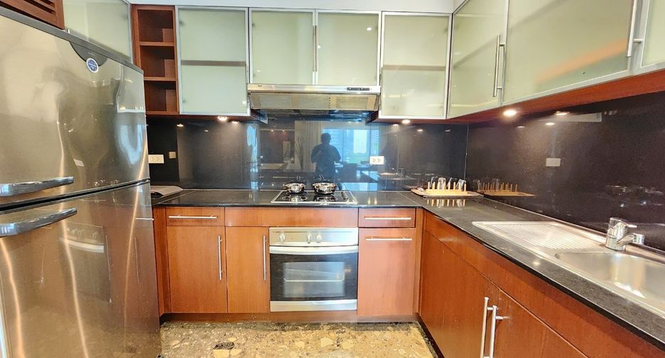 À louer 3 chambres condo à Pathum Wan, Bangkok