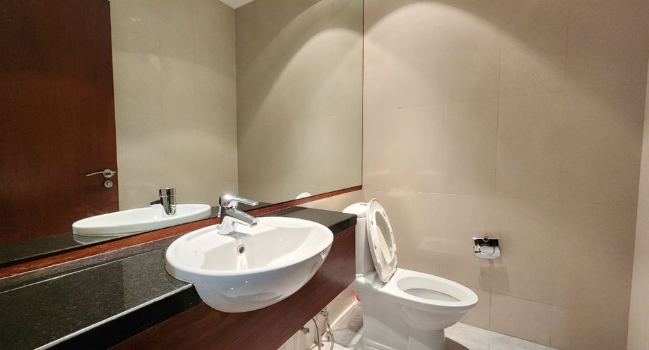 À louer 3 chambres condo à Pathum Wan, Bangkok