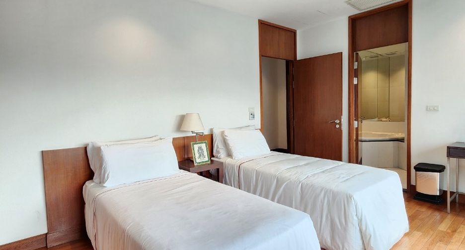 À louer 3 chambres condo à Pathum Wan, Bangkok