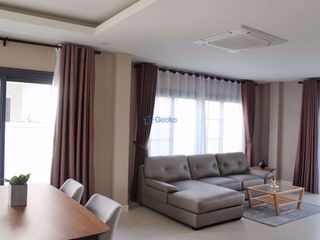 Haus zur Miete mit 3 Zimmer in Bang Lamung, Chonburi