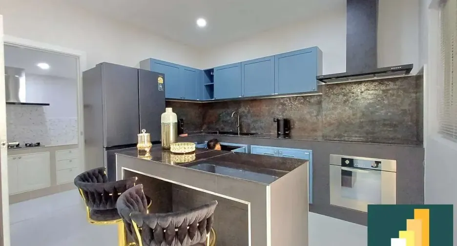 For rent and for sale 4 bedrooms house in Bang Lamung, Chonburi