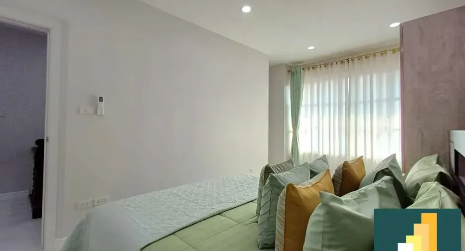 For rent and for sale 4 bedrooms house in Bang Lamung, Chonburi