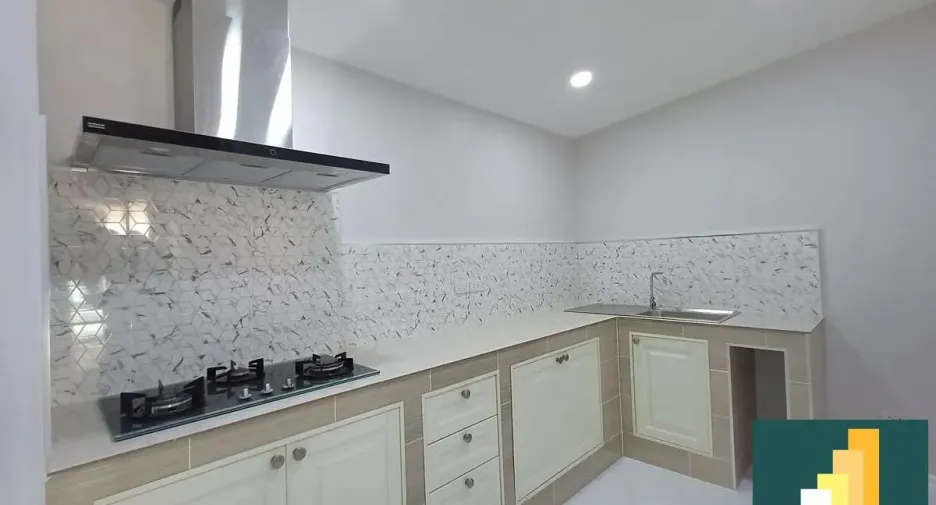 For rent and for sale 4 bedrooms house in Bang Lamung, Chonburi