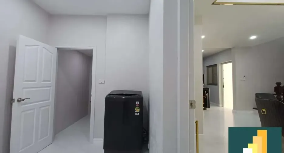 For rent and for sale 4 bedrooms house in Bang Lamung, Chonburi