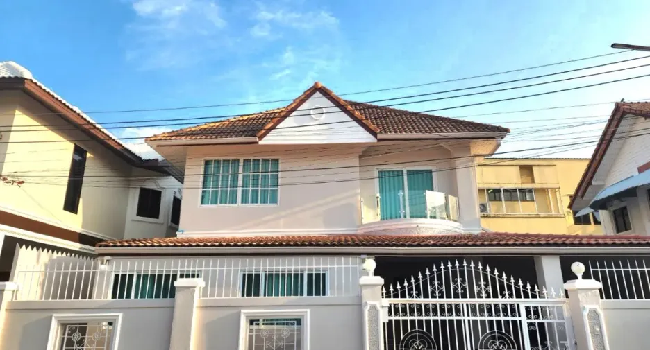 For rent and for sale 4 bedrooms house in Bang Lamung, Chonburi