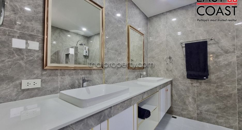 Haus zur Miete mit 5 Zimmer in Bang Lamung, Chonburi