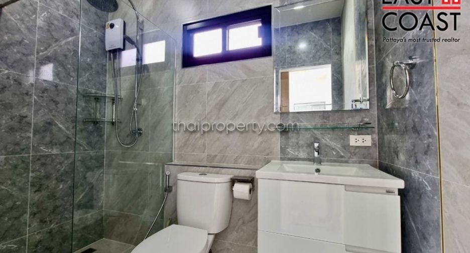 Haus zur Miete mit 5 Zimmer in Bang Lamung, Chonburi