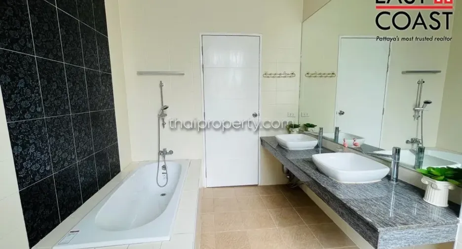 For rent and for sale 3 bedrooms house in Bang Lamung, Chonburi