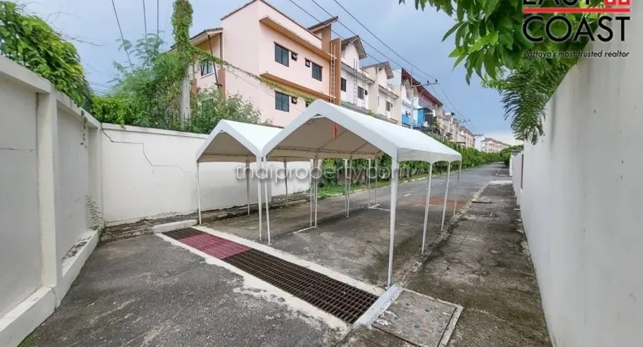 For rent and for sale 3 bedrooms house in Bang Lamung, Chonburi