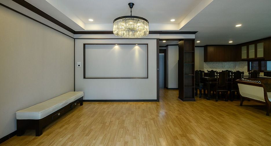 For rent 4 bedrooms house in Central Pattaya, Pattaya
