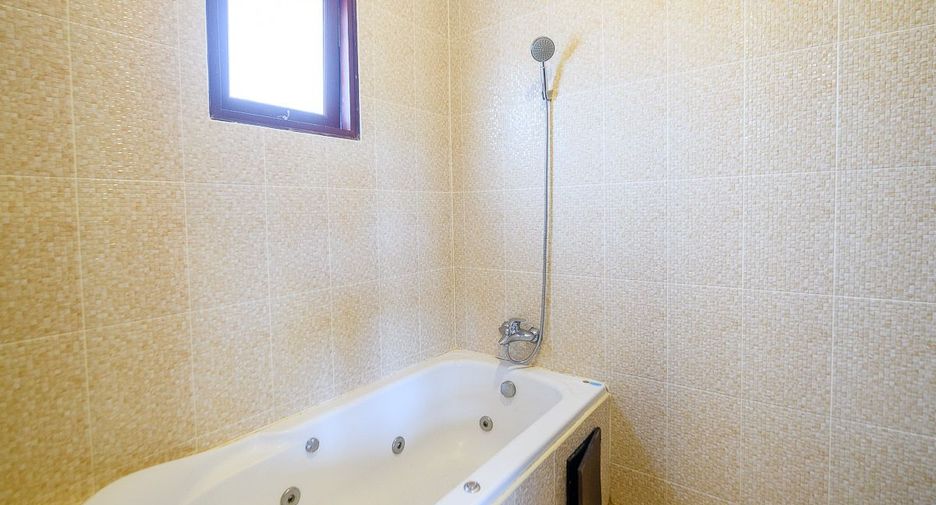 For rent 4 bedrooms house in Central Pattaya, Pattaya