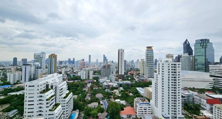 For rent 2 bedrooms condo in Watthana, Bangkok