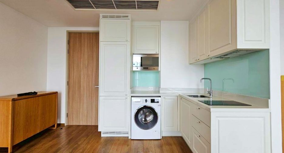 For rent 2 bedrooms condo in Watthana, Bangkok