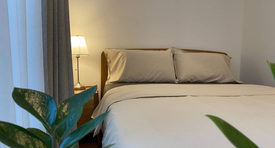 For rent 2 bedrooms condo in Watthana, Bangkok