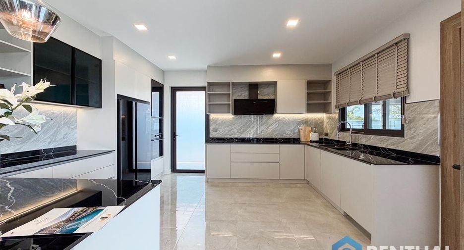 For sale 4 ベッドルーム house in Bang Lamung, Chonburi