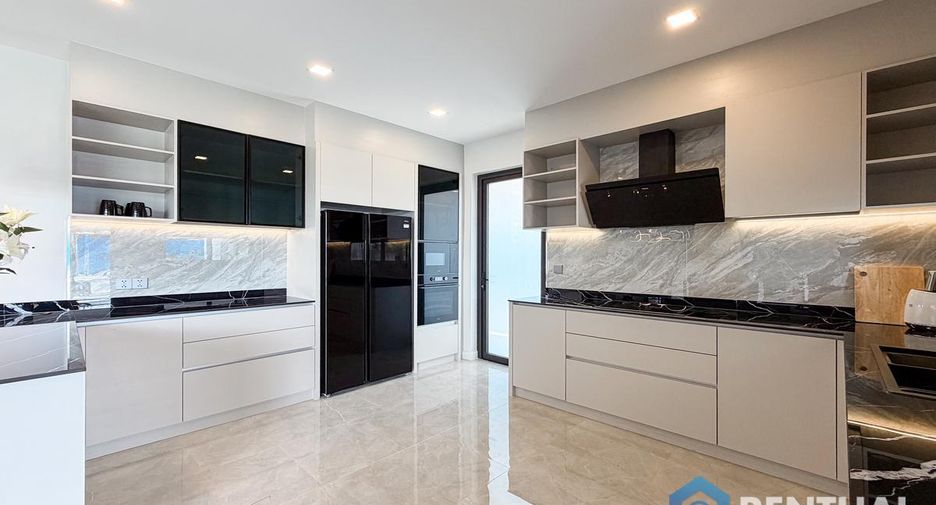 For sale 4 ベッドルーム house in Bang Lamung, Chonburi