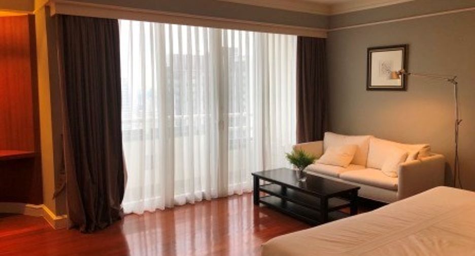 For sale 4 bedrooms condo in Khlong Toei, Bangkok