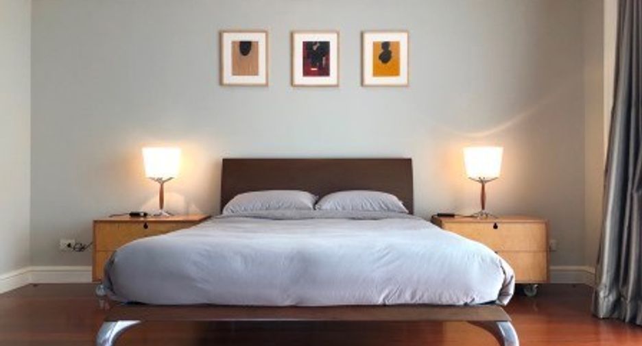 For sale 4 bedrooms condo in Khlong Toei, Bangkok