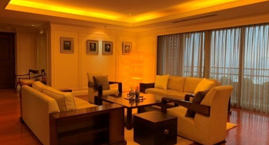 For sale 4 bedrooms condo in Khlong Toei, Bangkok