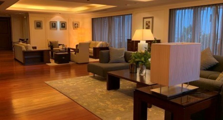 For sale 4 bedrooms condo in Khlong Toei, Bangkok