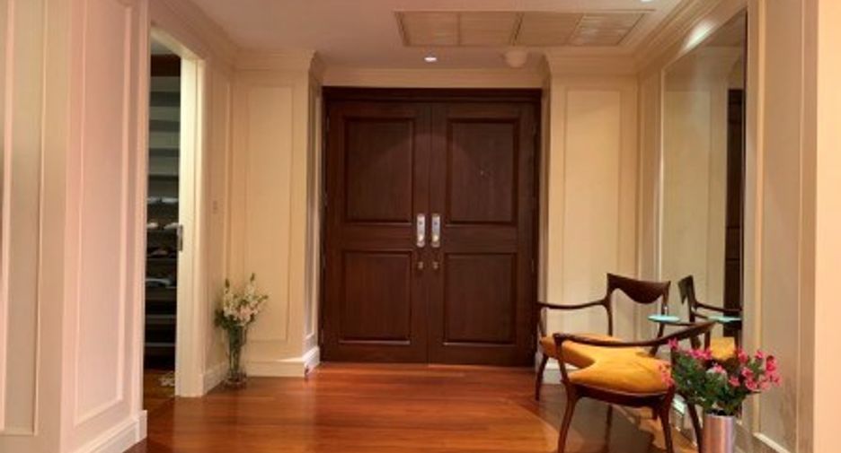 For sale 4 bedrooms condo in Khlong Toei, Bangkok
