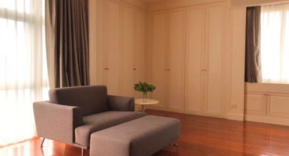 For sale 4 bedrooms condo in Khlong Toei, Bangkok