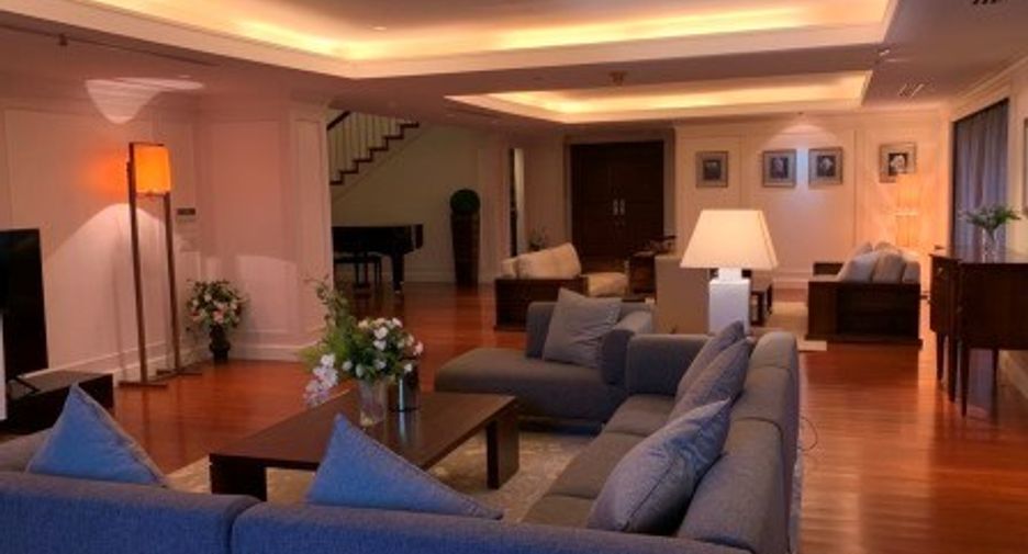 For sale 4 bedrooms condo in Khlong Toei, Bangkok