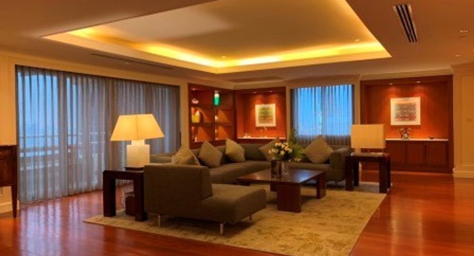 For sale 4 bedrooms condo in Khlong Toei, Bangkok