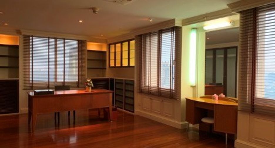 For sale 4 bedrooms condo in Khlong Toei, Bangkok