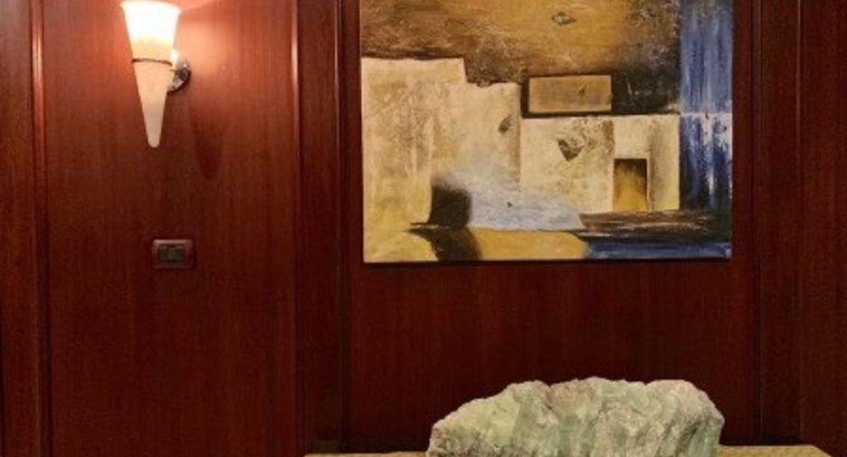 For sale 4 bedrooms condo in Khlong Toei, Bangkok