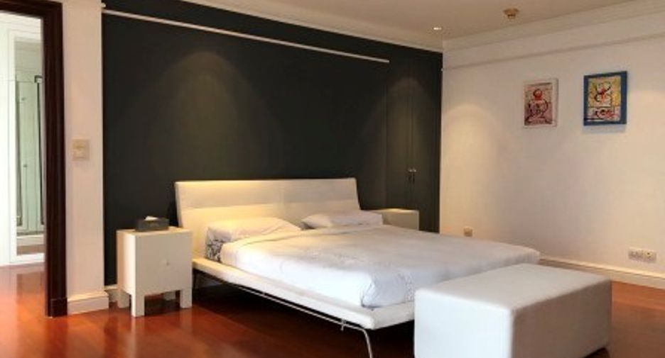 For sale 4 bedrooms condo in Khlong Toei, Bangkok