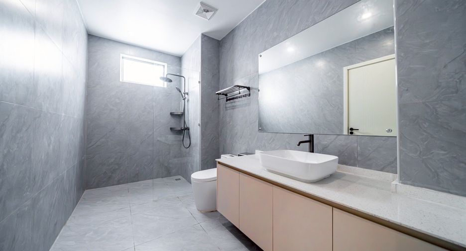 Casa en venta de 6 habitaciones en Bang Lamung, Chonburi