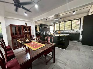 Casa en venta de 4 habitaciones en Bang Saray, Pattaya