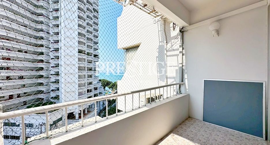 For rent 3 bedrooms condo in Bang Lamung, Chonburi