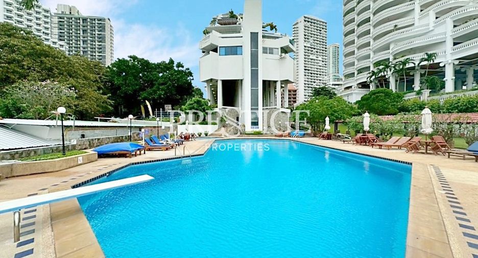 For rent 3 bedrooms condo in Bang Lamung, Chonburi