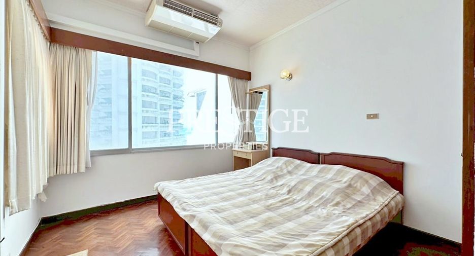 For rent 3 bedrooms condo in Bang Lamung, Chonburi