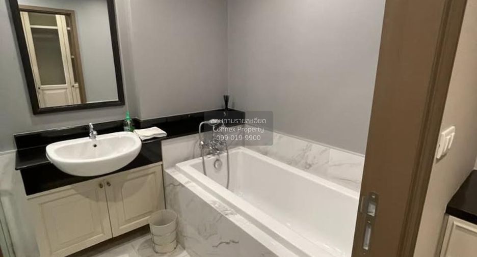 For rent 2 bedrooms condo in Pathum Wan, Bangkok