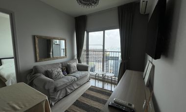 À louer 2 chambres condo à Huai Khwang, Bangkok
