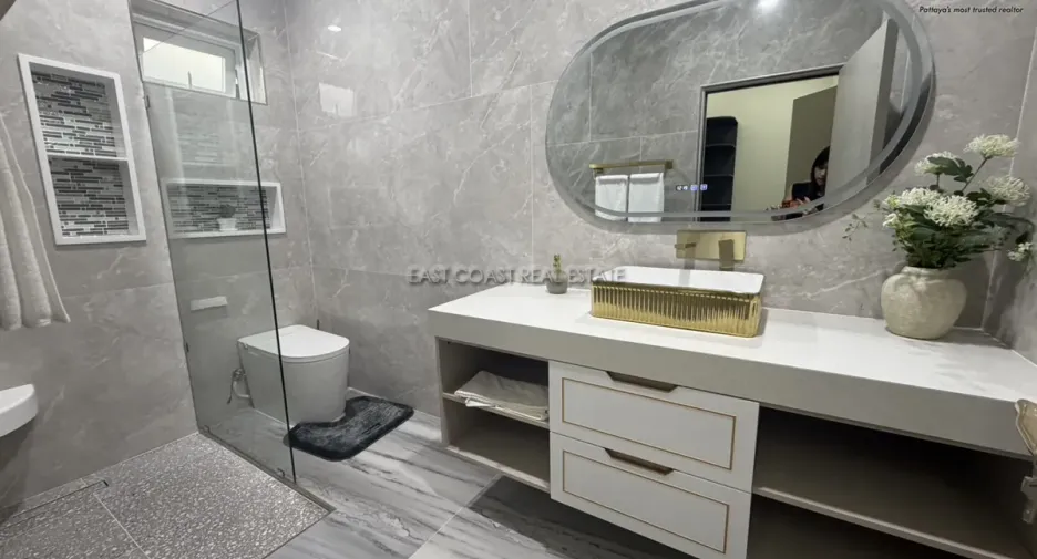 For sale 4 bedrooms house in Bang Lamung, Chonburi