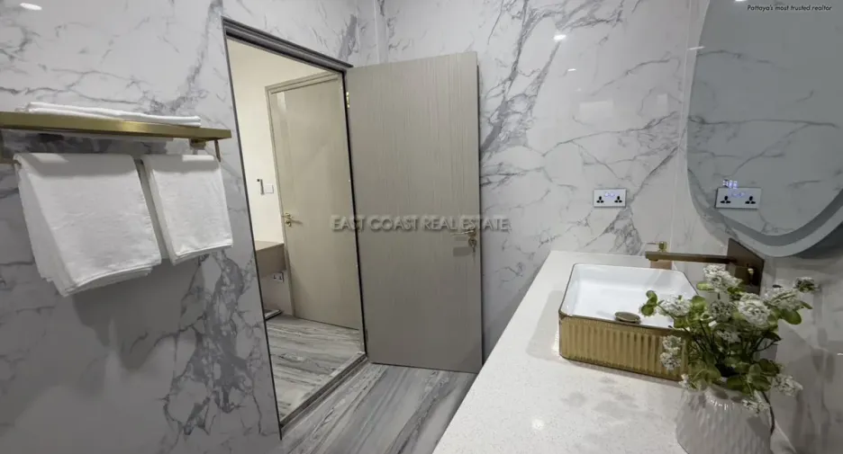 For sale 4 bedrooms house in Bang Lamung, Chonburi