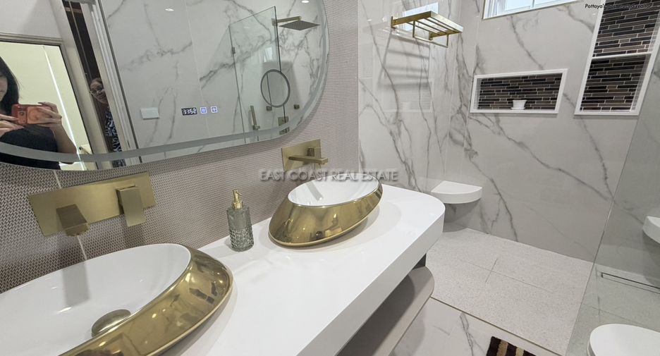Casa en venta de 4 habitaciones en Bang Lamung, Chonburi