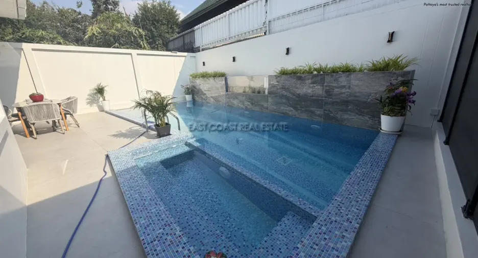 For sale 4 bedrooms house in Bang Lamung, Chonburi