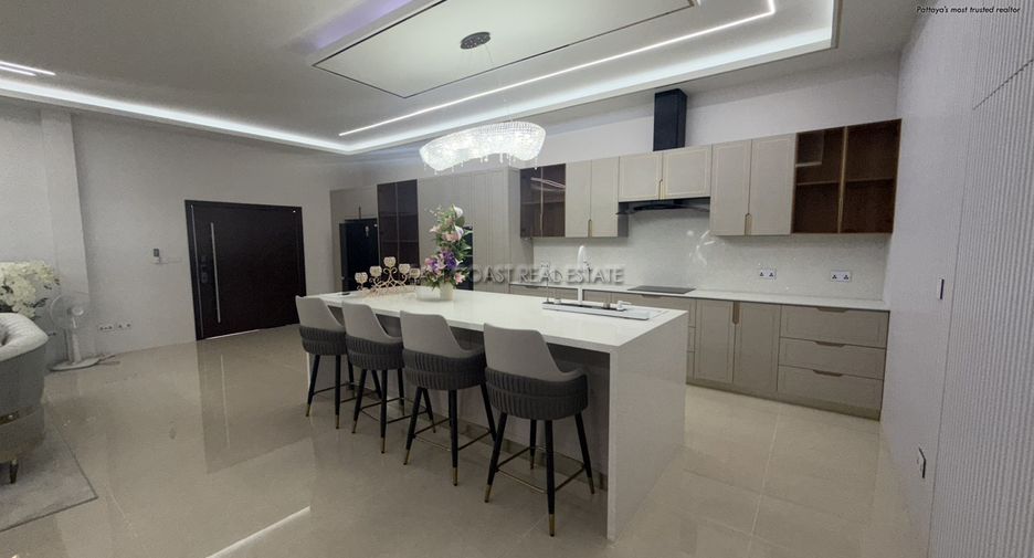 Casa en venta de 4 habitaciones en Bang Lamung, Chonburi