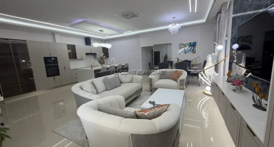 For sale 4 bedrooms house in Bang Lamung, Chonburi