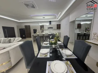 For sale 4 bedrooms house in Bang Lamung, Chonburi