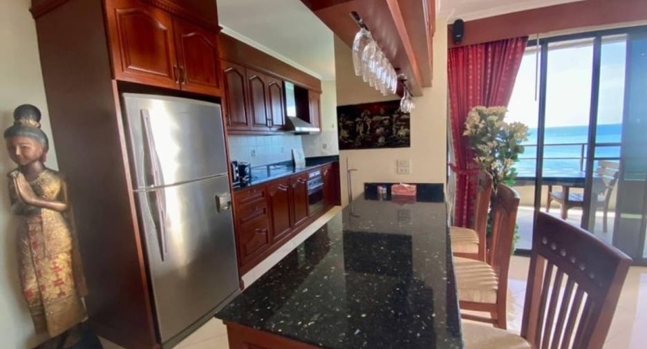 For sale 2 bedrooms condo in Pratumnak, Pattaya