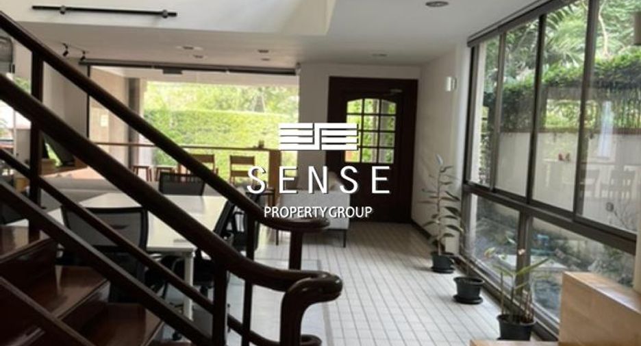 Haus zur Miete mit 3 Zimmer in Khlong Toei, Bangkok