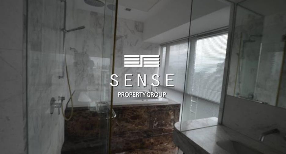For sale 3 bedrooms condo in Watthana, Bangkok