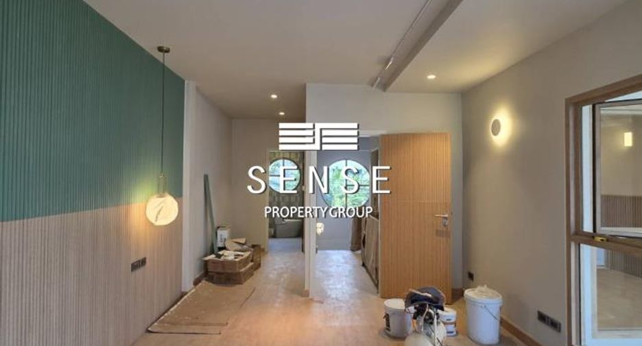 For sale and for rent 5 bedrooms townhouse in Watthana, Bangkok