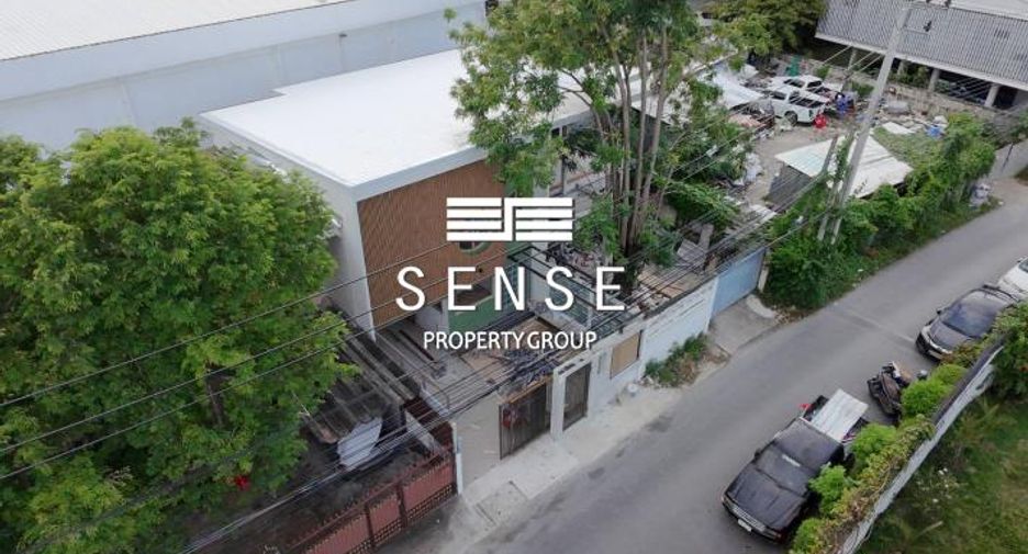 For sale and for rent 5 bedrooms townhouse in Watthana, Bangkok